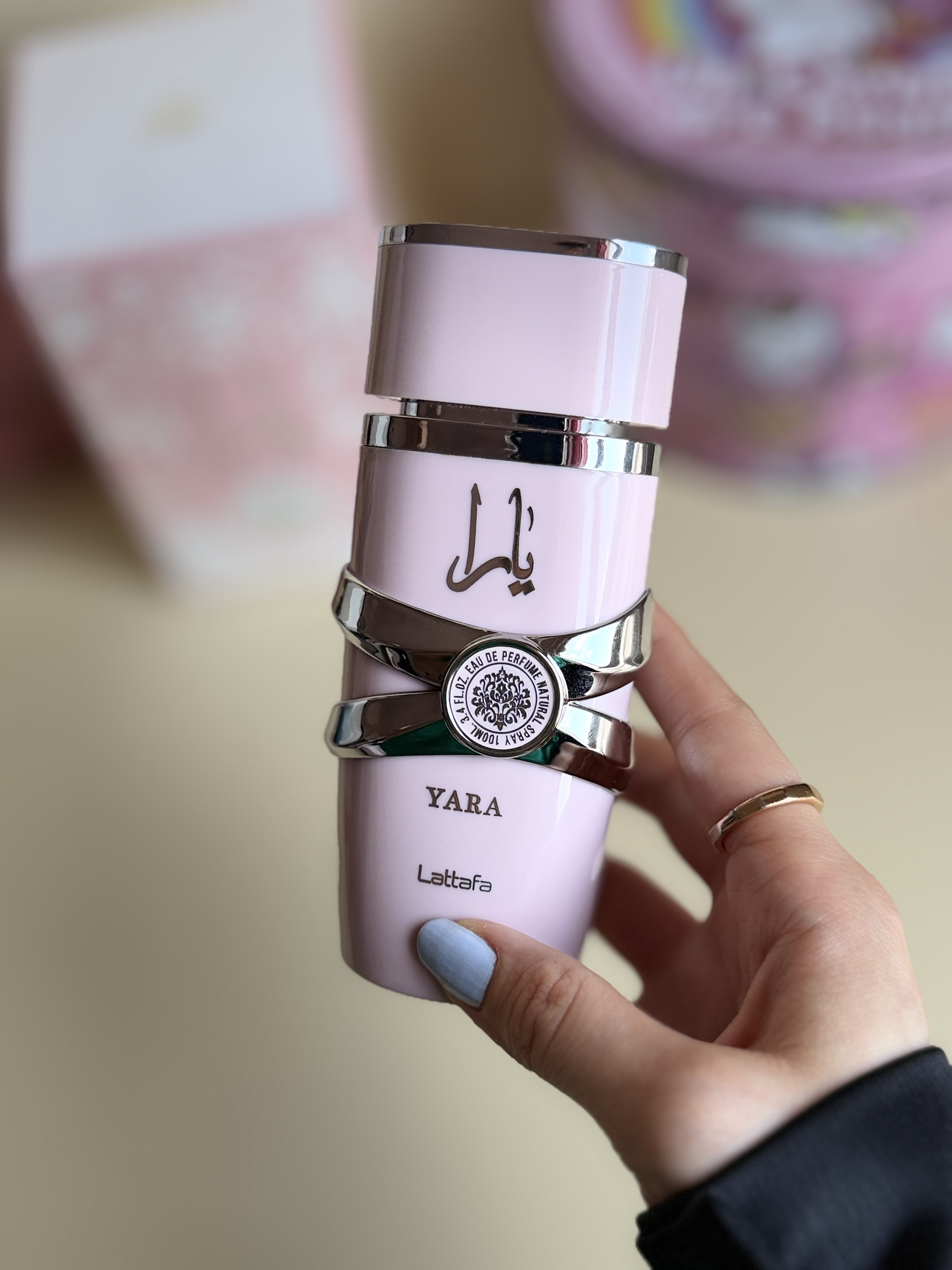 عطر ادکلن  زنانه یارا صورتی اورجینال لطافه ۱۰۰ میل